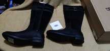 UGG nr 37, 23 cm, din piele intoarsa si piele, si talpa antiderapanta