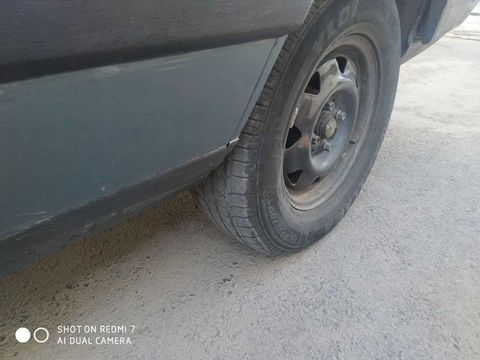 Audi 100 сотилади