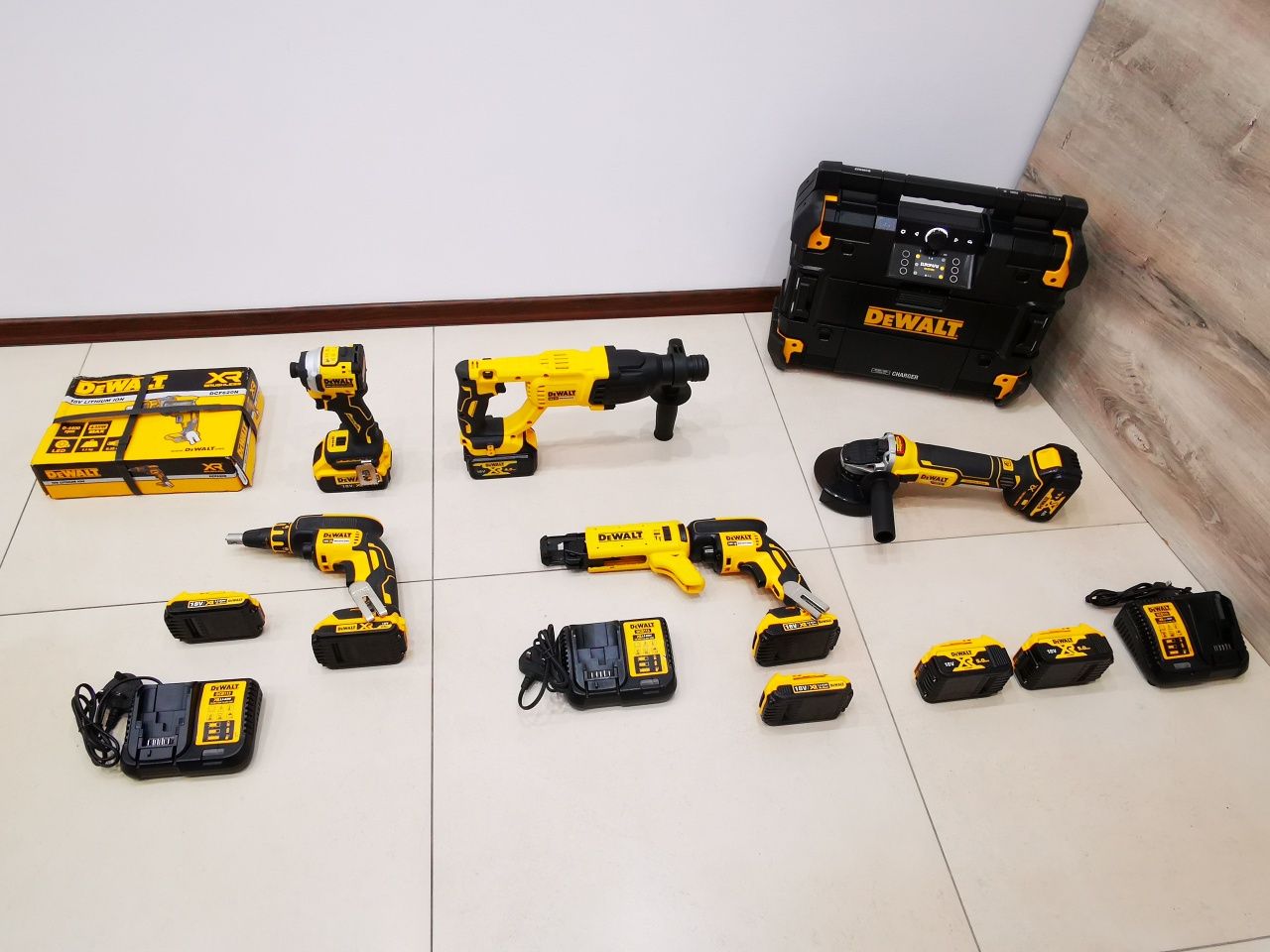 Dewalt  10.8v / 14.4v/ 18v /220v  - Stihl - Fein 18v/220v