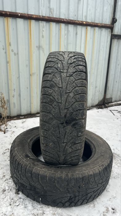 Резина зимняя р15 пара в хорошем состоянии корейска