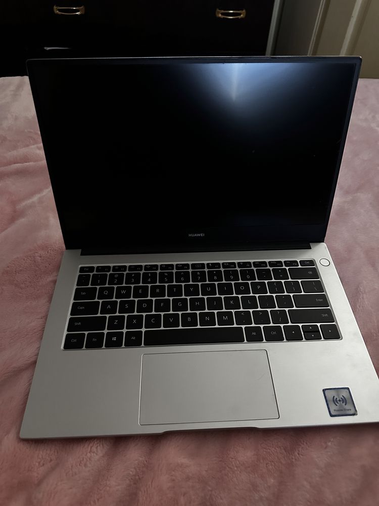 Laptop Huawei silver