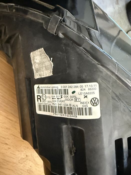 Far Xenon Dreapta ,Stânga  VW Sharan 7N  7N1941033B