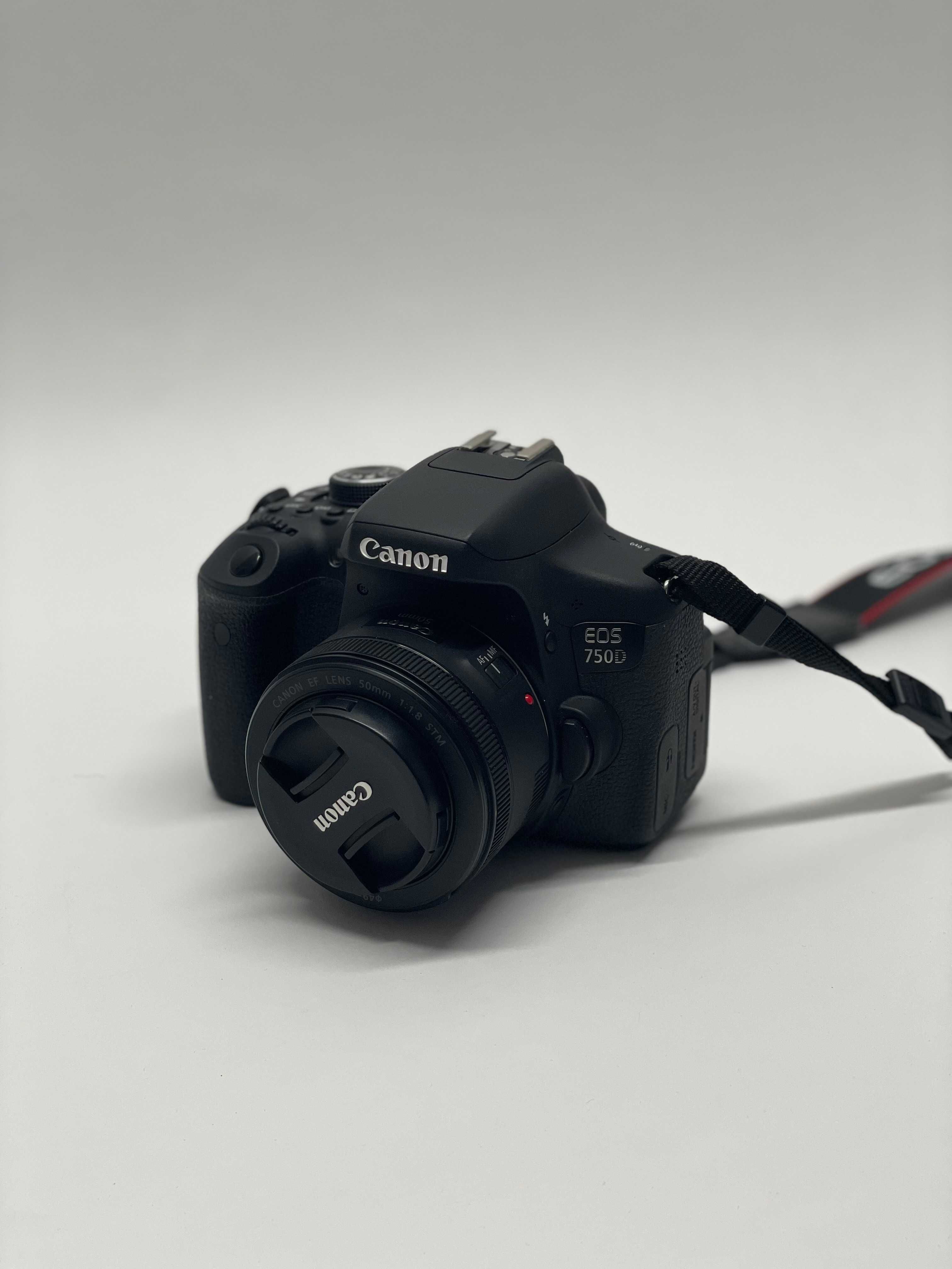 Фотоапарат Canon EOS 750D