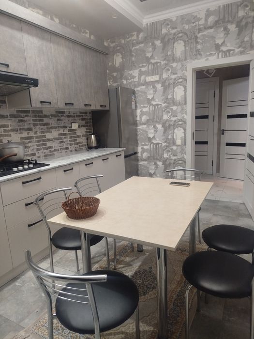 Ijaraga kvartira beriladi Vagzal uz gazoyil 3 xona 7 etaj lifit bor