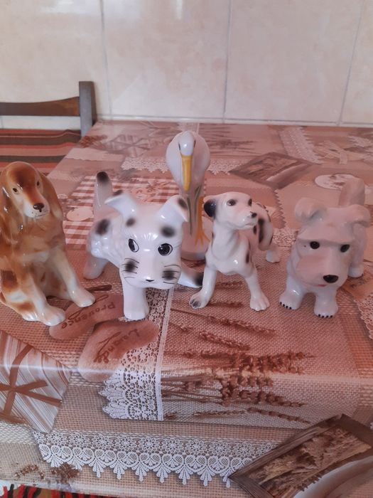 Vand bibelouri cu căței și pantera in Turda