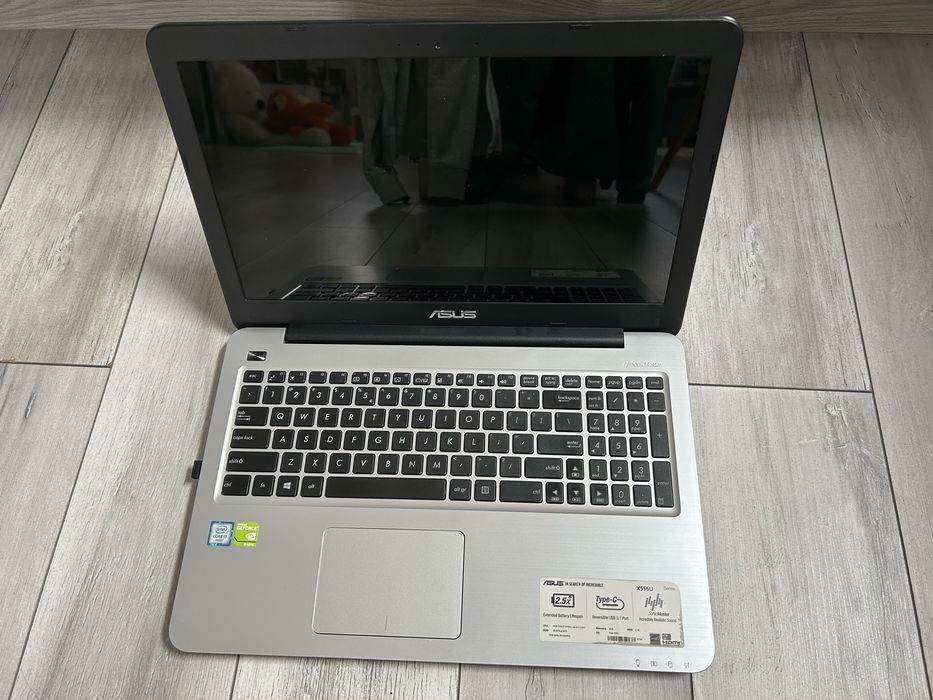 Laptop ASUS X556U