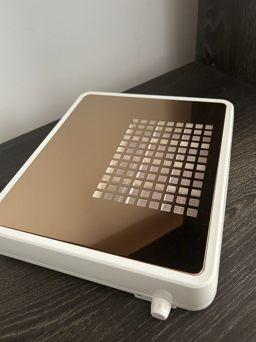 Aspirator profesional pentru manichiură