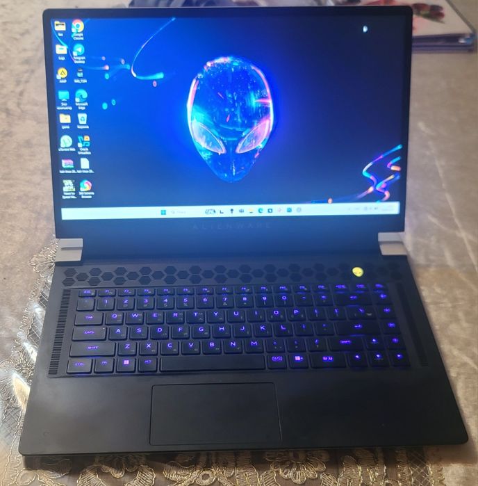 Alienware X15 R2