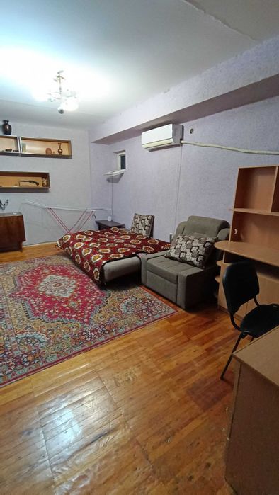 Сдам в Центре 2-комн. Цум (метро Космонавтов)