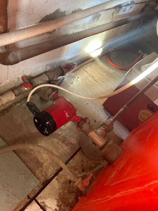 Vând centrala pe lemne + cos