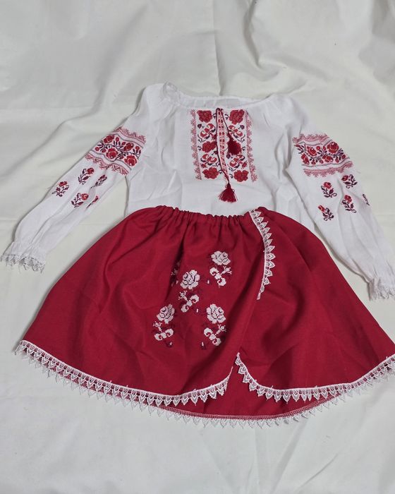 Costume traditionale de fetite
