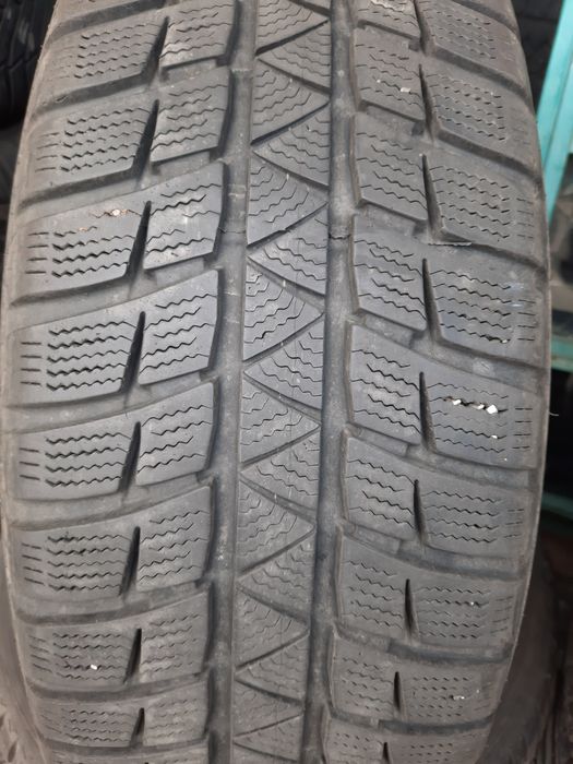 Продавам 4бр. Зимни гуми 215/65/16 Falken