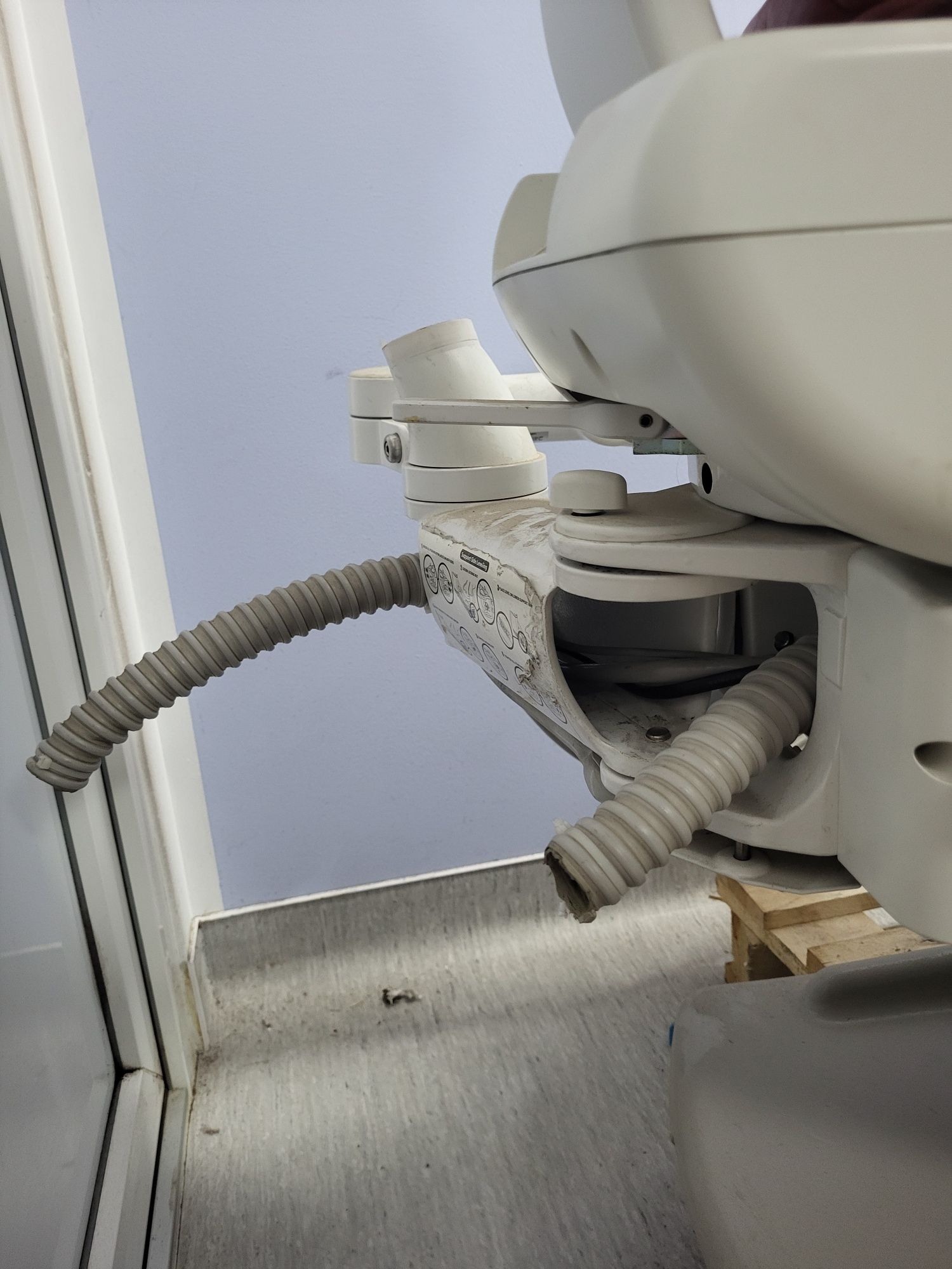 Vând unit dentar A-dec