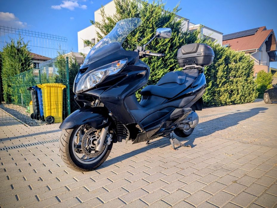 Vând Suzuki Burgman 400 K7
