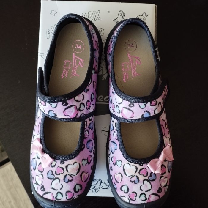 Пантофи за момиче нови