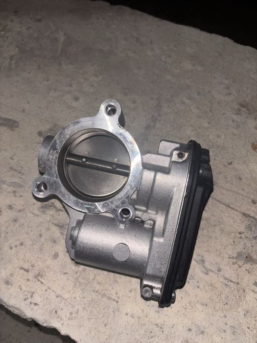 Дроссель приора почти новая