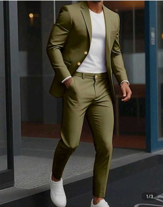 Vând Costum Kaki Bărbați