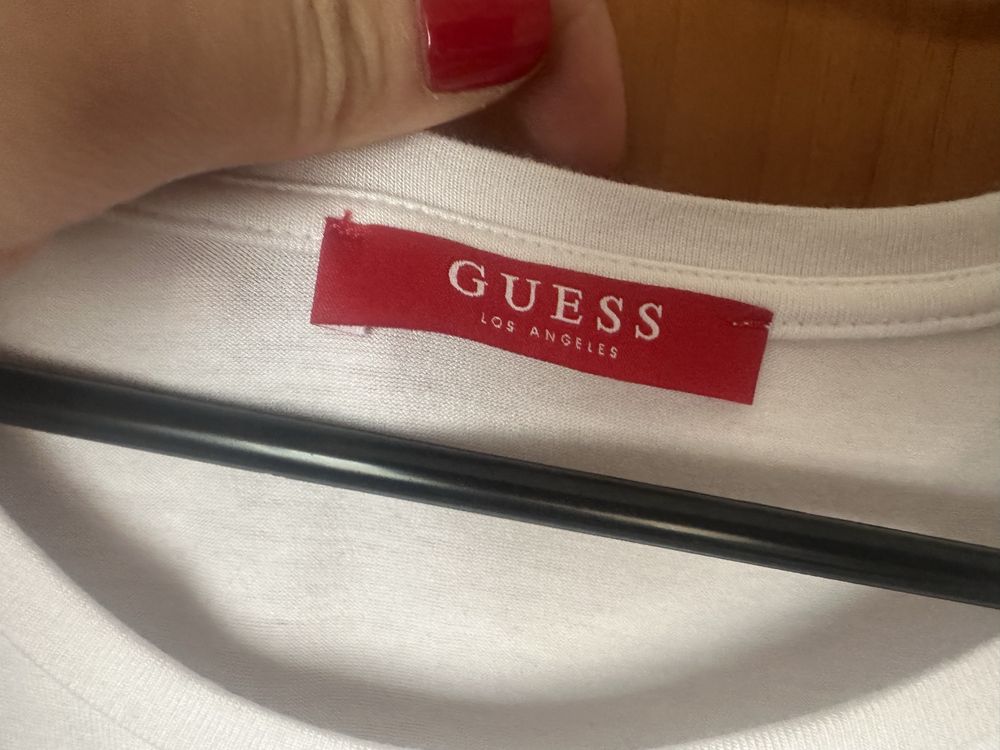 Оригинална тениска Guess с ресни