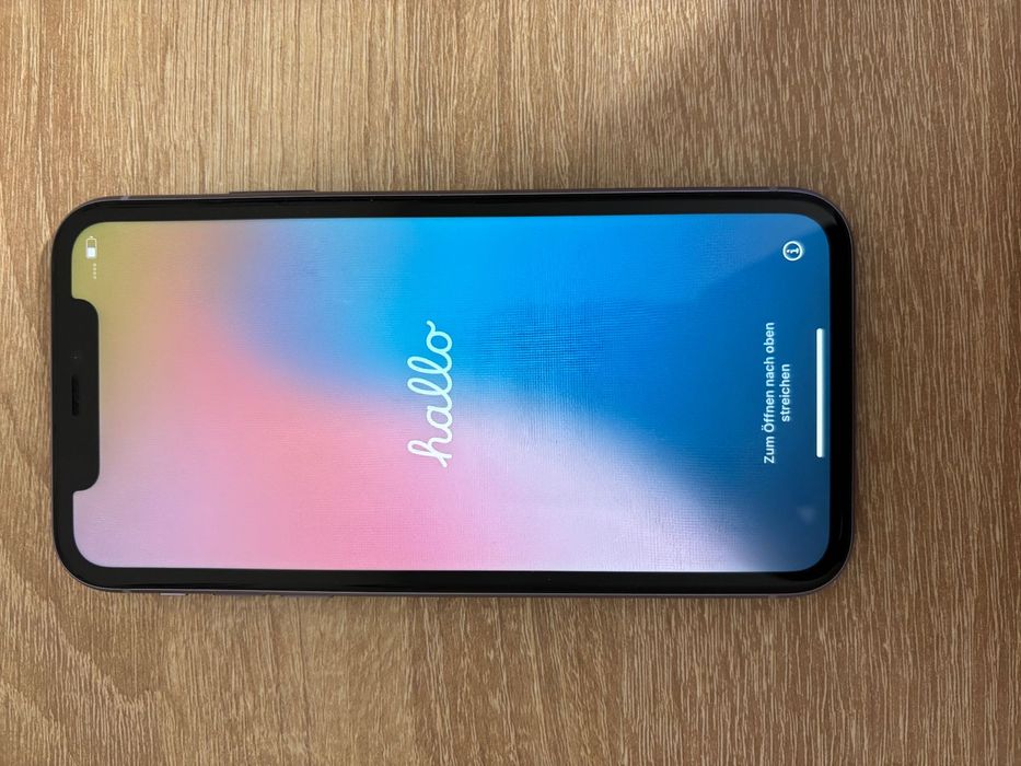Продавам IPhone 11