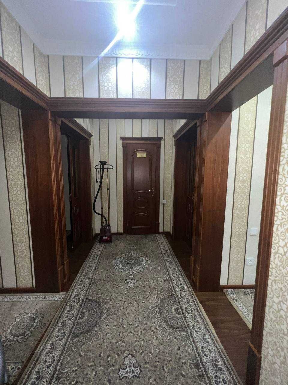 Чиланзар 5 квл 4/4/4 Банковский дом, Кирпичный TL