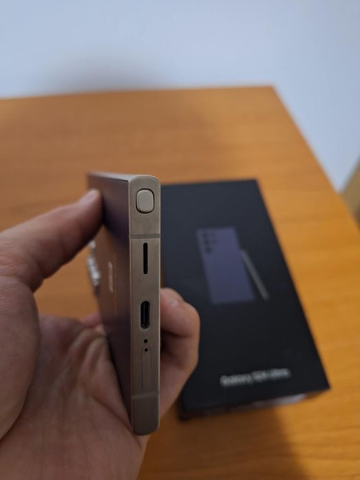 Samsung S24 Ultra - ползван месец и половина