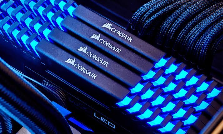 32GB RAM DDR4 3000MHz CL16 LED RGB Corsair Vengeance Full Box