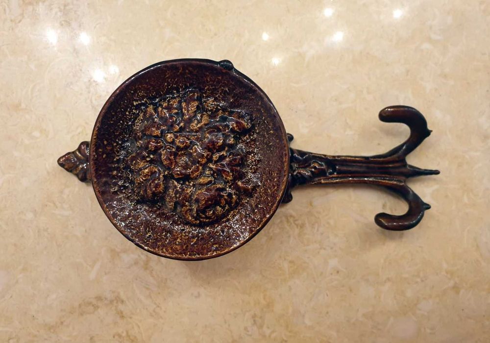 Cuier metalic fonta baroc