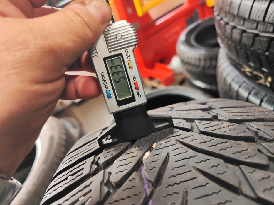 4бр.зимни гуми 215/65/16 Nokian