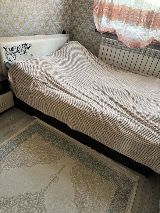 Кровать б/у с матрасом