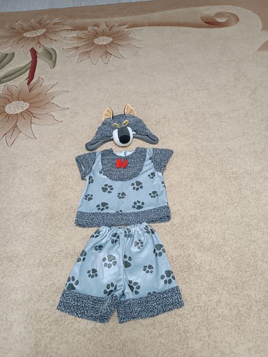 Срочно продам детский новогодний костюм волк