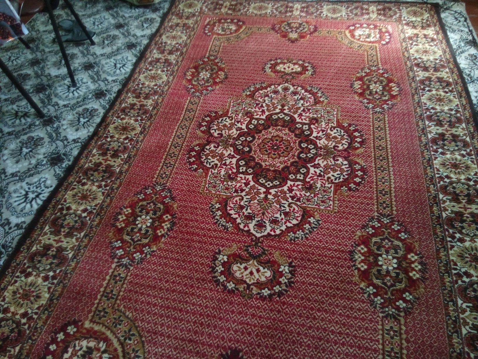 Продаётся ковёр, размер 2 на 3 метра. Куплен в Советское время. В хор.