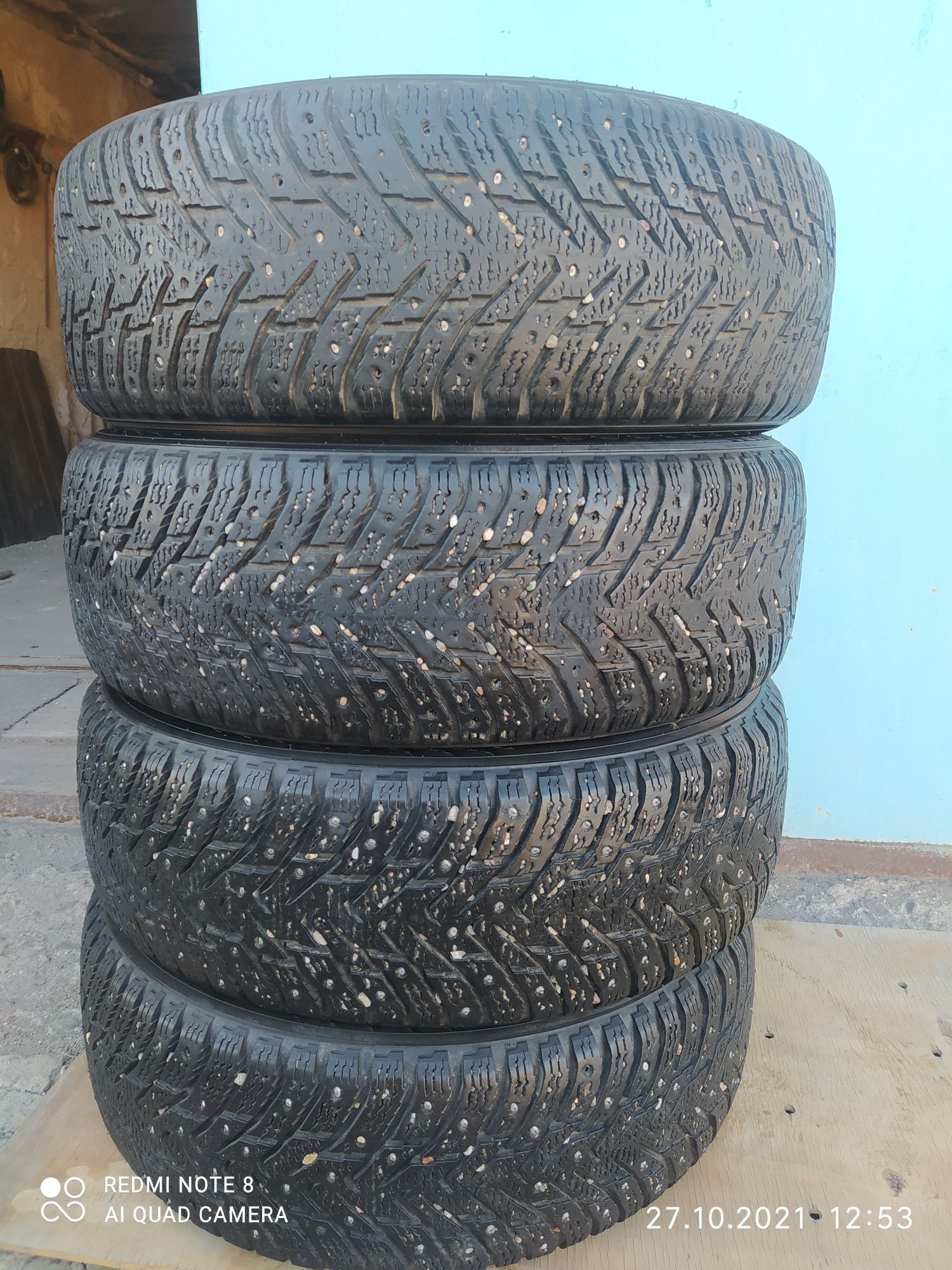 Шины зимние б/у nokian Hakkapeliita 8 размер 195/65 R 15 XL  .