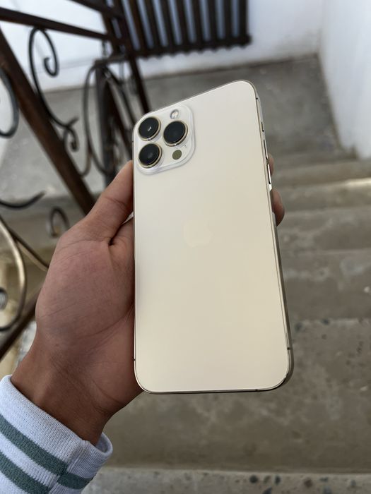 iPhone 13 pro max Gold