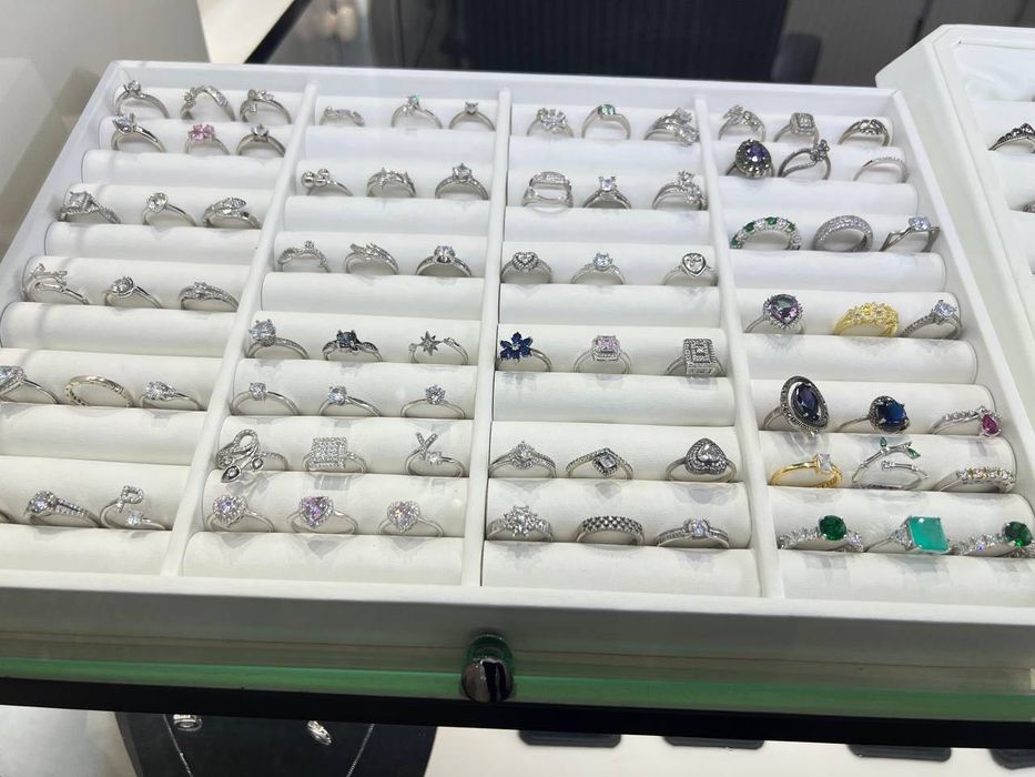 Kumush taqinchoqlar optomga.