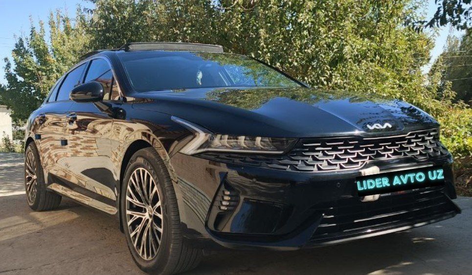 KIA K5. 5-pozitsiya. Lyuk bilan