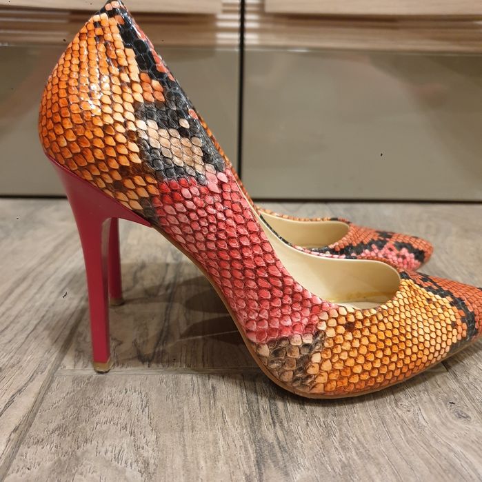 Дамски елегантни обувки на ток Roberto размер 36