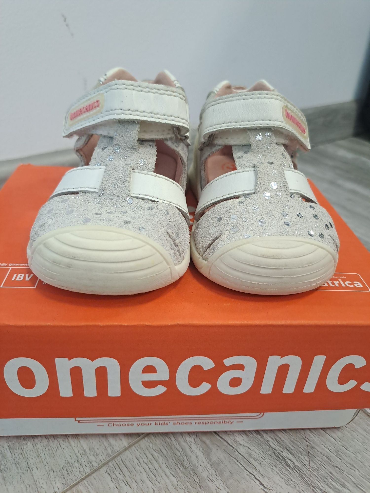 Сандали за момиче Biomecanics