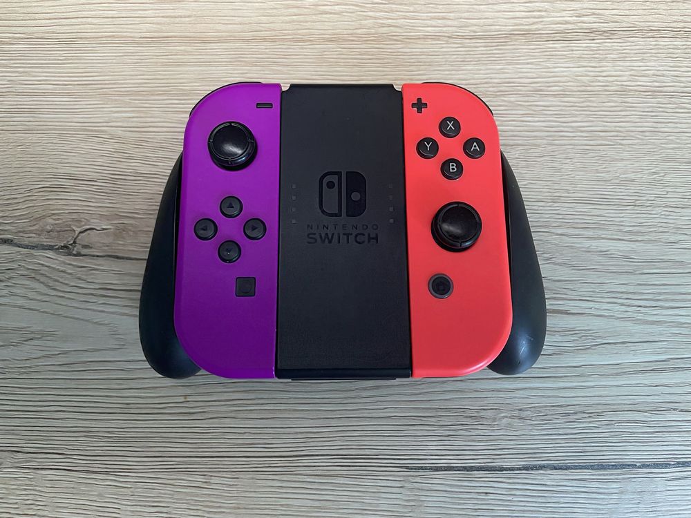 Nintendo switch + 3 Joy-Con + Джойстик + Калъф