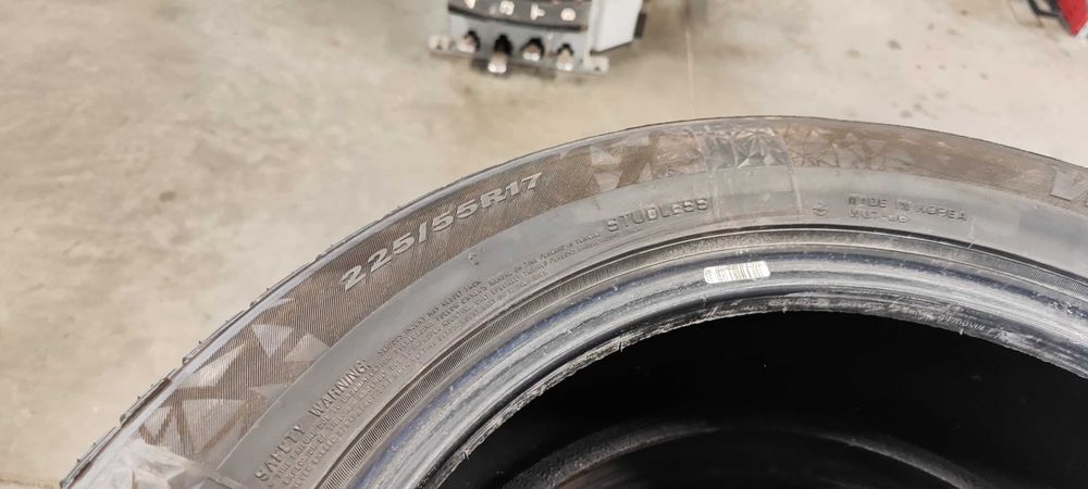 2бр.зимни гуми 225/55/17 Nexen