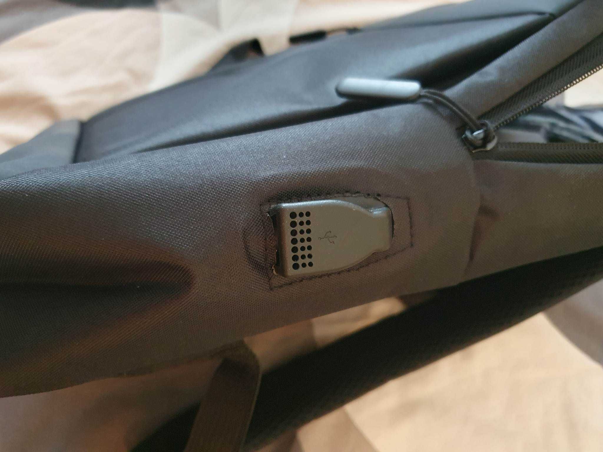 Smartbackpack с USB / Умна раница с USB