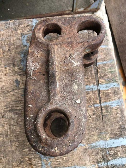 Продам серьгу на трактор МТЗ