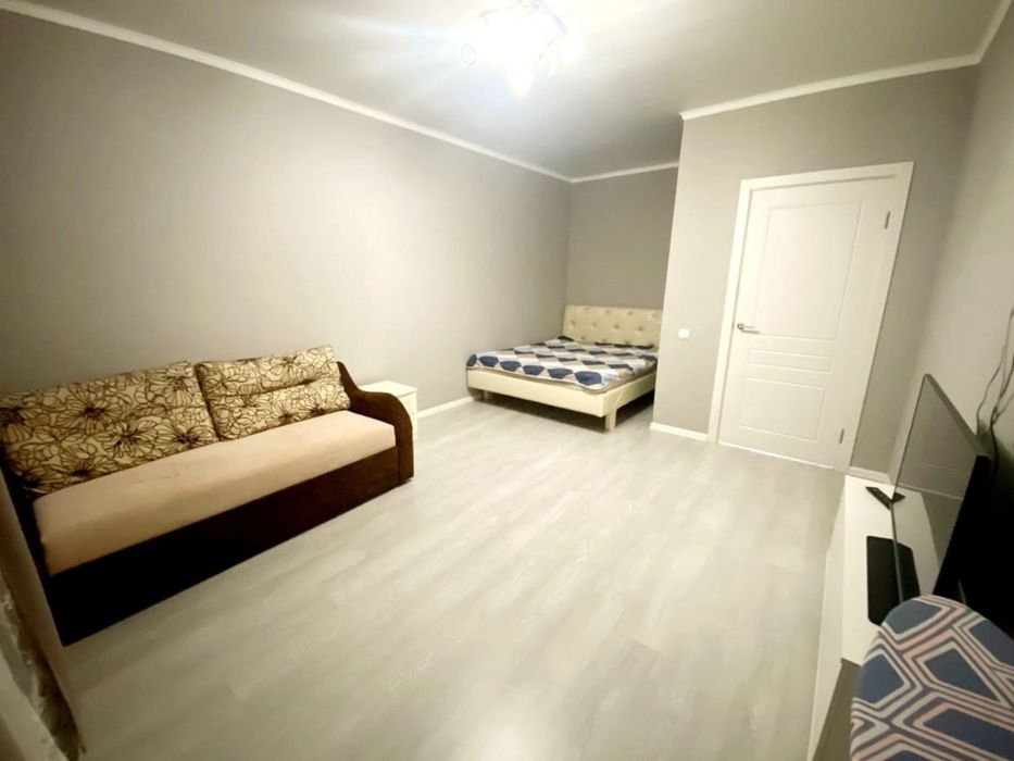 Квартира посуточно 1 комнатная Б. Момышулы