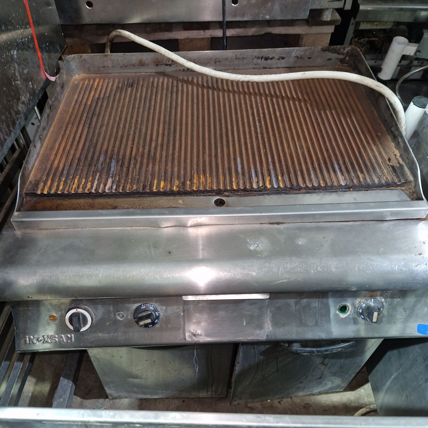 Gratar pe gaz cu banc, din inox, cu suport, sau electric