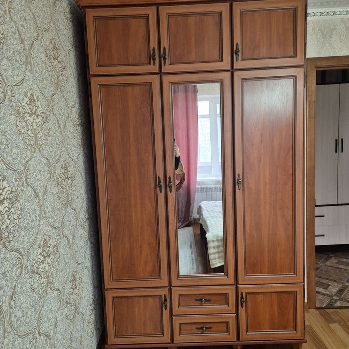 Продам шкаф ширина 1.5, глубина 60, высота 2.20 в отличном состоянии