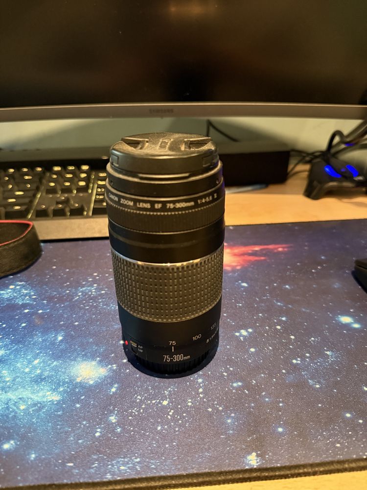 Продавам Canon EOS 2000D 18-55IS + 75-300
