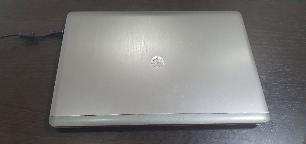 Hp кампютер сотилади 200 доллар Ssd қилинган ишлаши яхши
