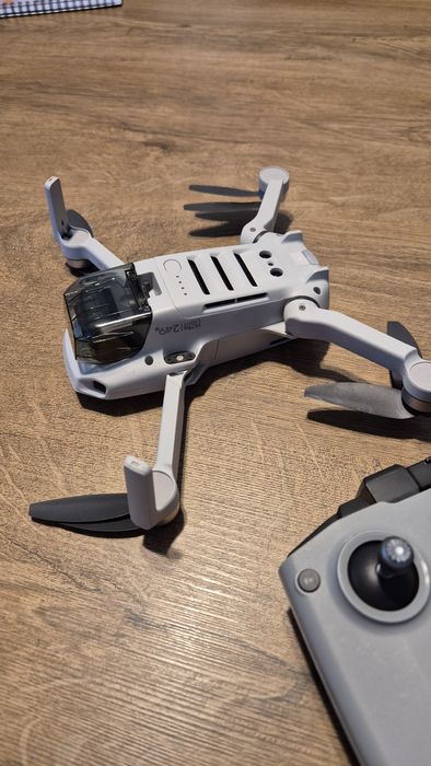 Vand Drona  Dji Mini 4K ca și noua!