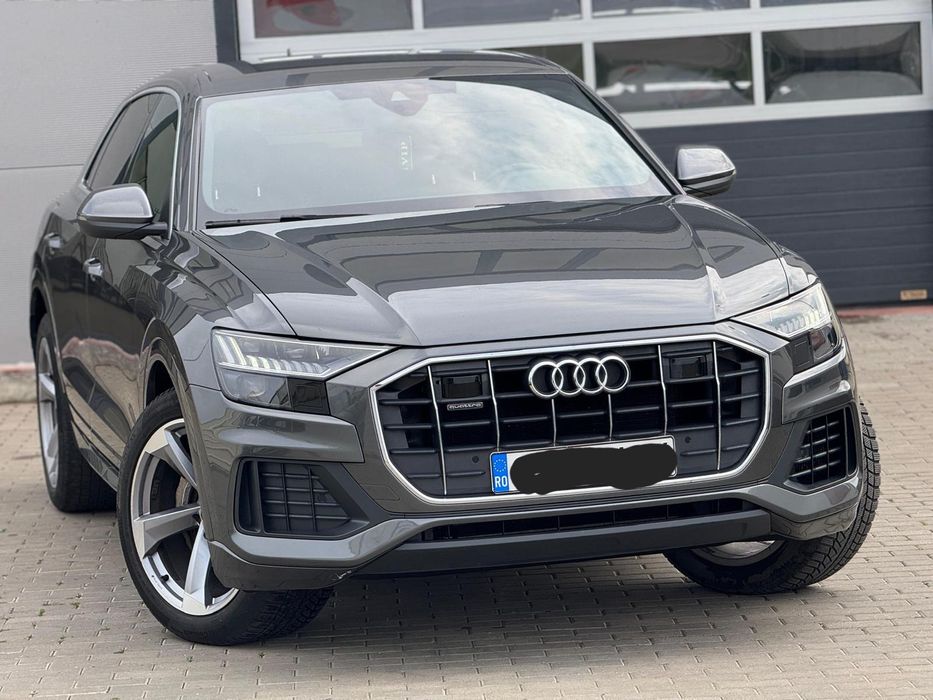 Vând  Audi Q8 5.0