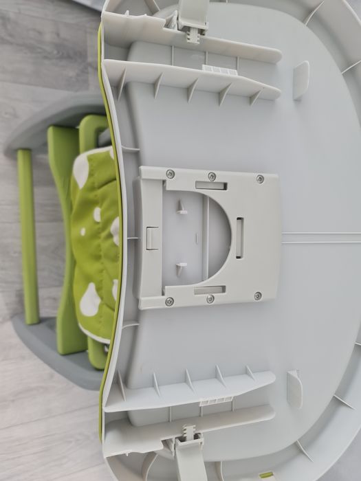 Scaun de masa pentru bebeluși