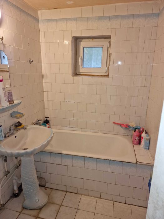 Caut colega apartament  - Zona Soarelui 100m ,  Scoala 30 /Parc